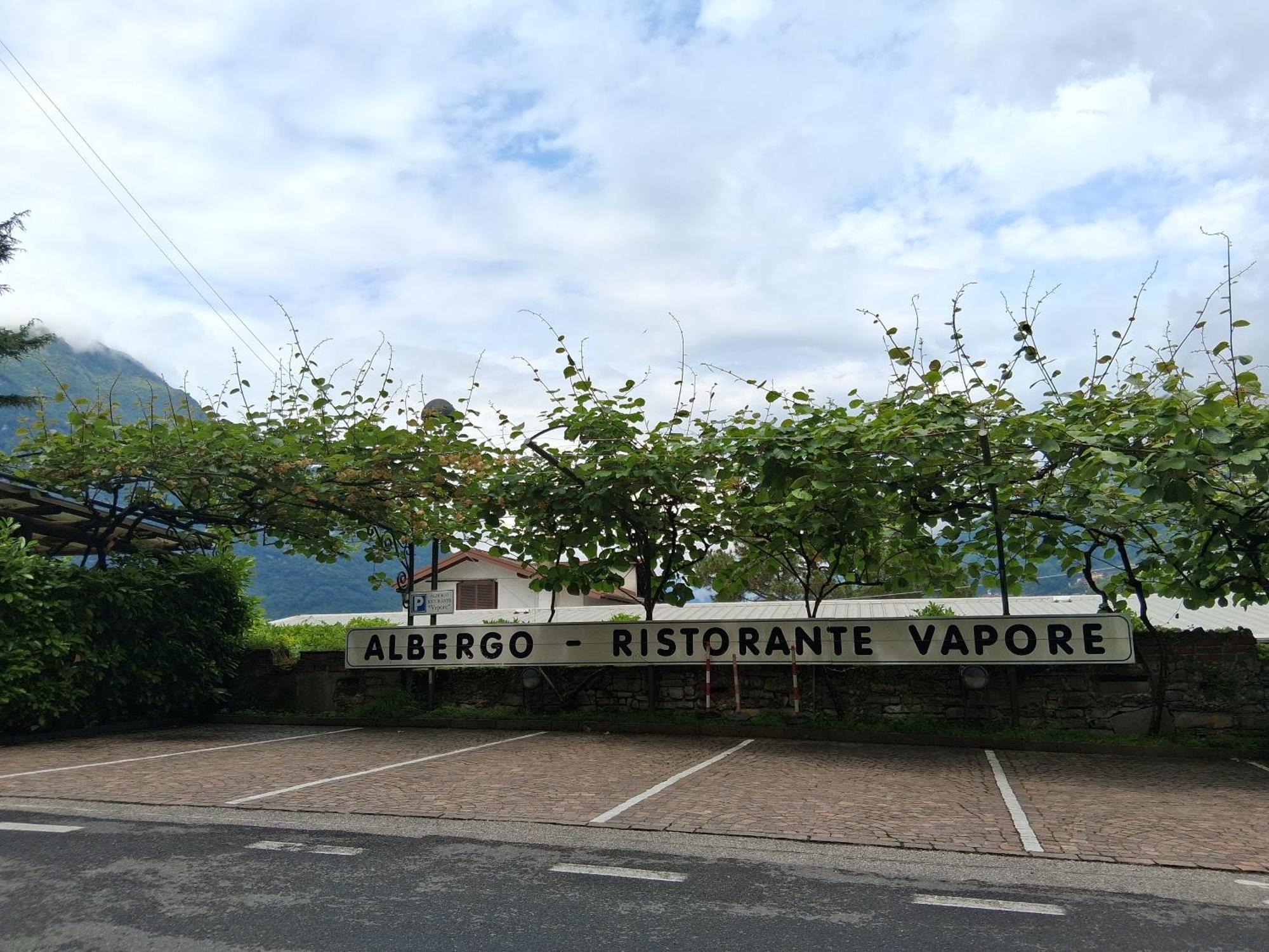 Hotel Ristorante Vapore Faggeto Lario Bagian luar foto